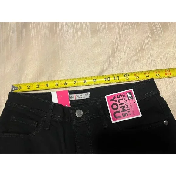 Lee Women's Petite Instantly Slims Classic Relaxed Fit  Straight - Picture 3 of 6